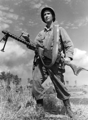 A soldier holds a .30-caliber M1919A6 Browning light machine gun, the same type of weapon Buford was assigned to crew. 