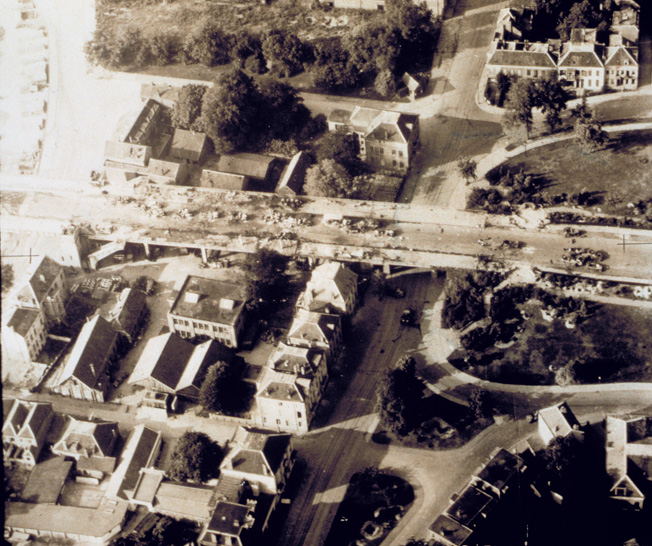 Paratrooper Sims fought with Colonel Frost in these houses near the north end of the bridge.