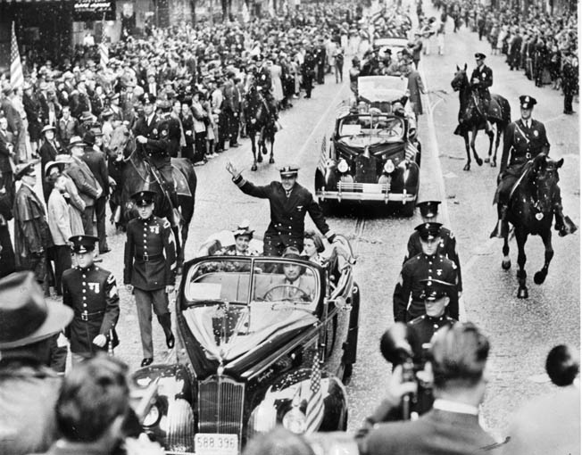 Butch O’Hare receives a huge hero’s welcome on April 25, 1943, in his native St. Louis after being awarded the Medal of Honor. 