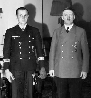 Kretschmer poses with Adolf Hitler after receiving the Oak Leaves to the Knights Cross in early November 1940.