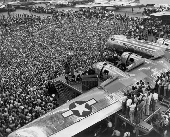 Comedian Bob Hope and his troupe of performers entertain thousands of Bell Aircraft workers at the 3.2 million-square-foot Marietta, Georgia, B-29 factory.
